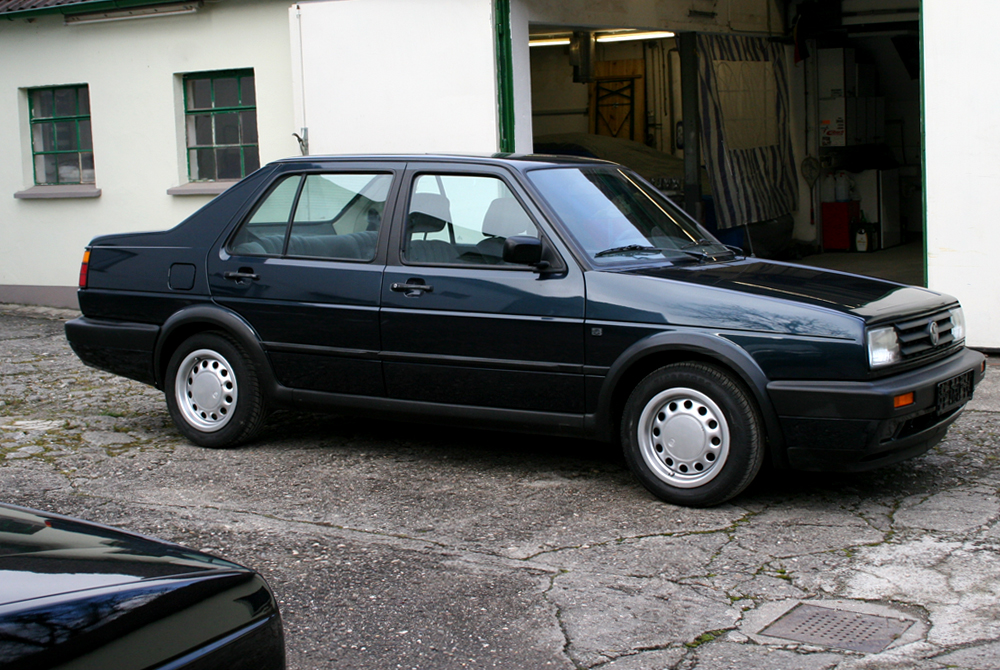 Jetta Blau